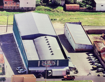 Foto aérea do supermercado em 2011